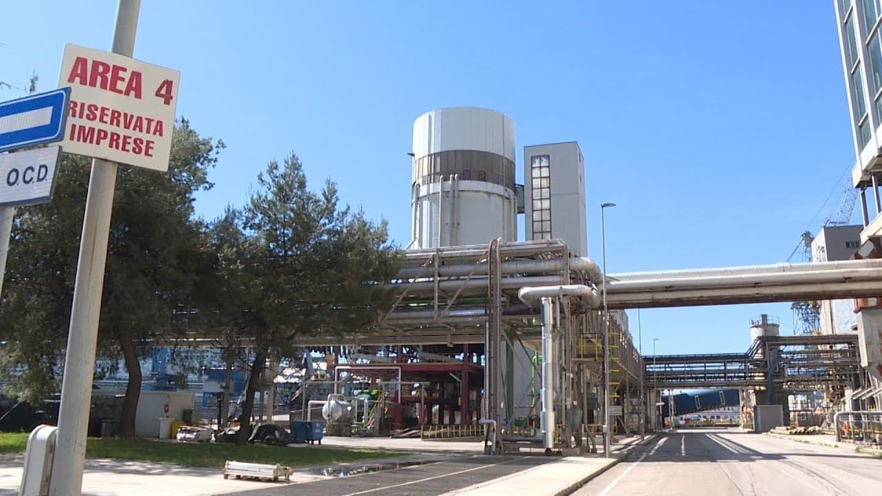 Immagine per Nel Recovery Plan Fvg manca la centrale di Monfalcone, Legambiente blocca il piano 